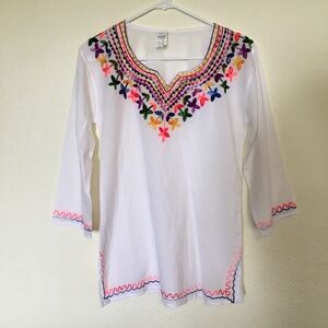 Inrya women's white cotton multicolor embroidered 3/4 sleeve pull over top.